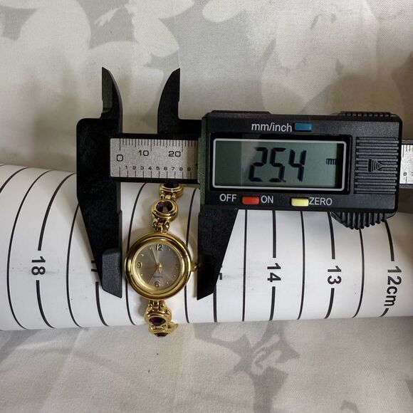 Gold and Purple Quartz Women's Watch, new, never worn. New battery. - Picture 8 of 8